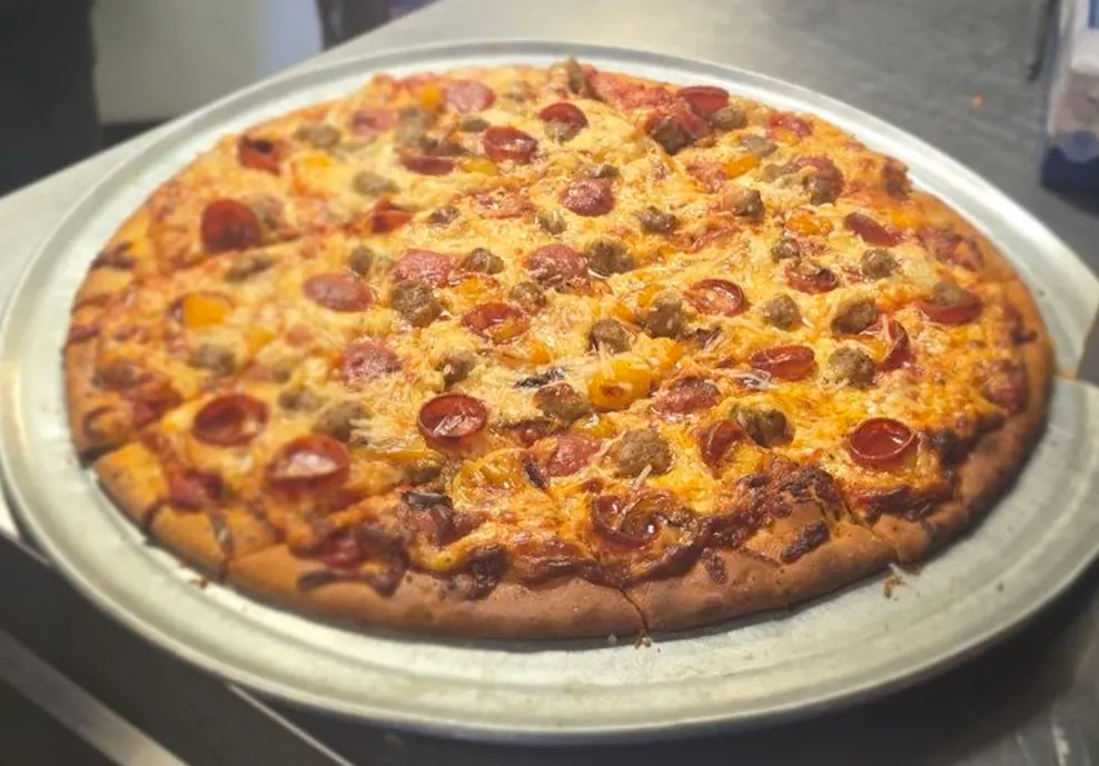 Hideaway Roadhouse pizza
